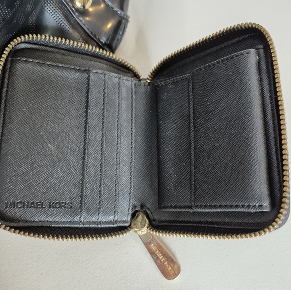 Michael Kors Delancy Studded Mirrored Metallic Chain-Link Strap Tote PLUS Wallet - Picture 15 of 16